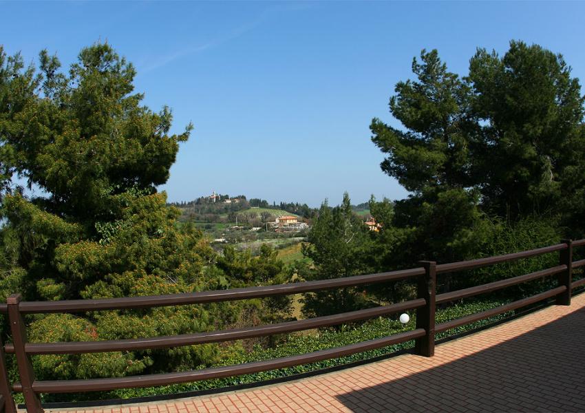 Pesaro, zona Trebbiantico, Rustico / Soluz. in Campagna in Vendita