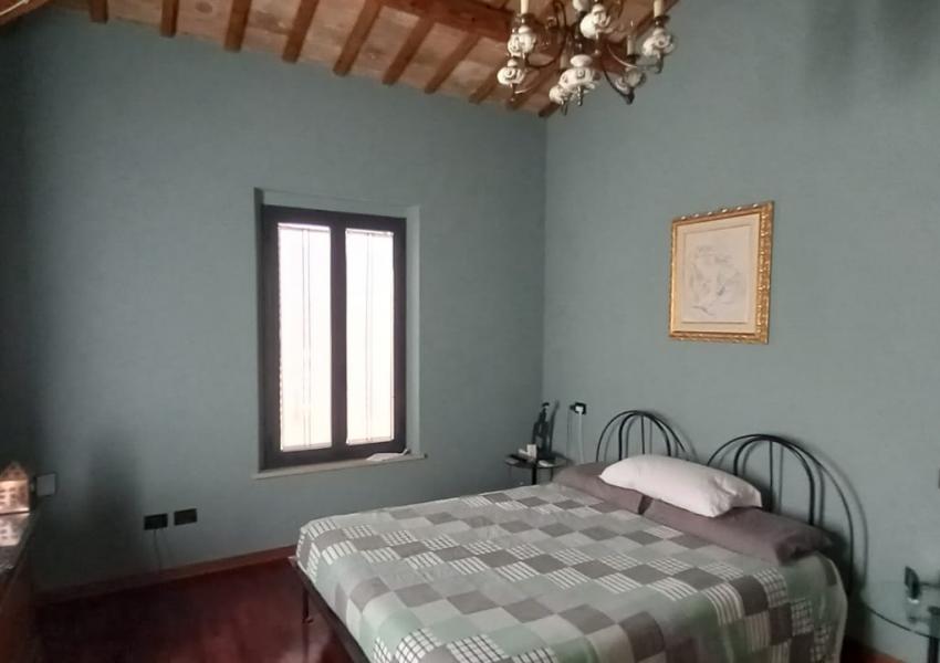 Pesaro, zona Santa Veneranda - Casa Schiera / Porz.Casa in Vendita | Foto 4