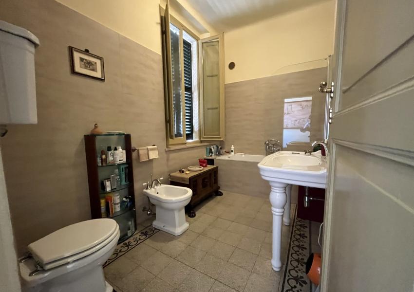 Pesaro, zona Mare - Casa Schiera / Porz.Casa in Vendita | Foto 5